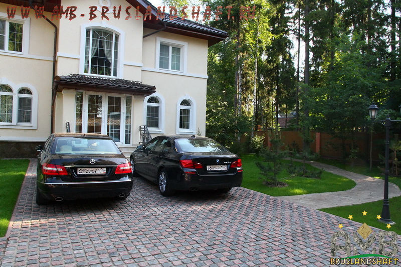 Ломаный шов у брусчатки