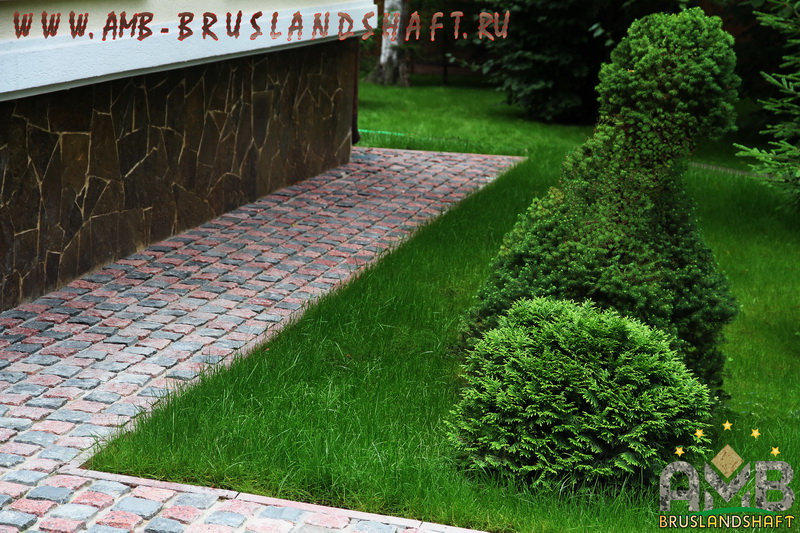 Ломаный шов у брусчатки