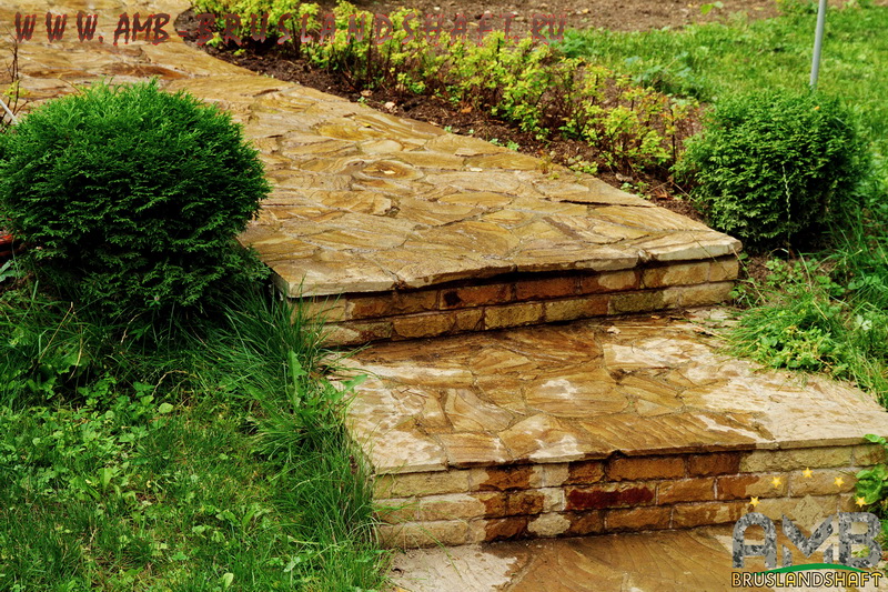 Ломаный шов у брусчатки