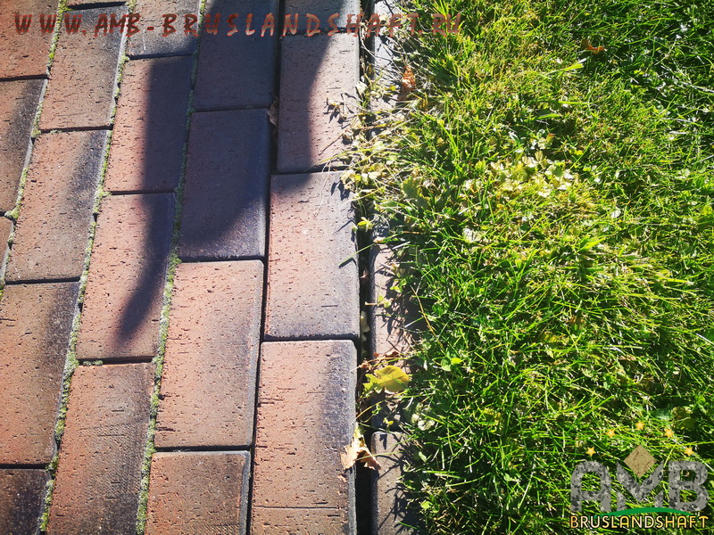 Вымывание песка, деформация брусчатки