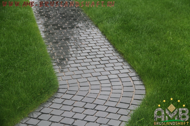 Гранитная брусчатка уложенная по технологии AMB-bruslandshaft