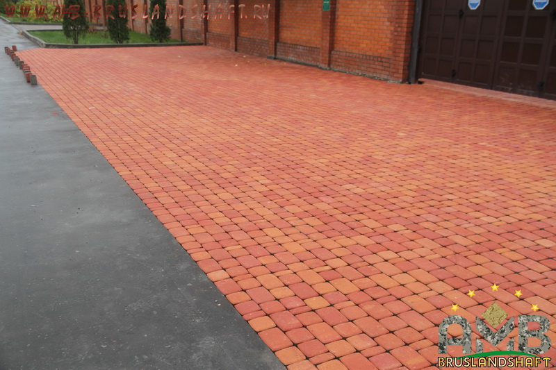 Вибропрессованная брусчатка: укладка по нашей технологии