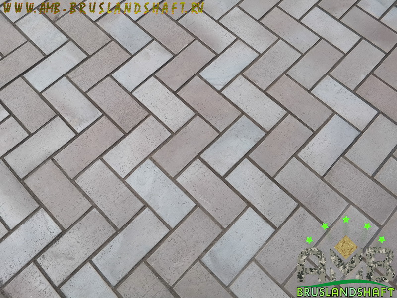 Косая раскладка у брусчатки, «елочка» под градусом