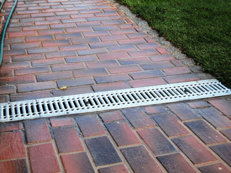 Дождеприемники, система отведения воды - не правильно