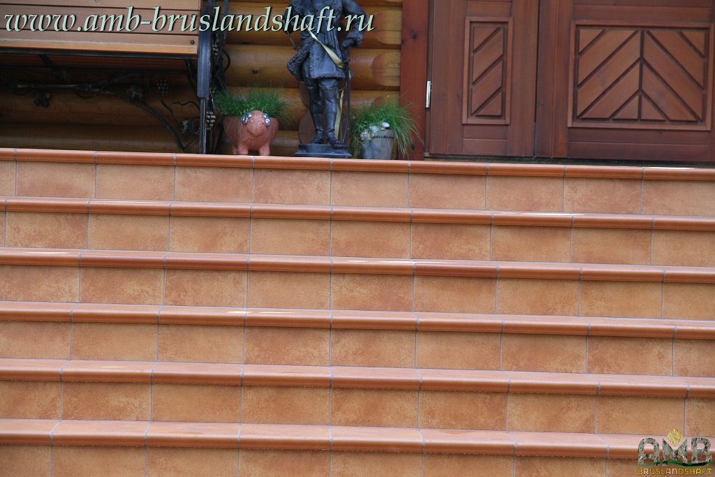 Завершенная работа по укладке клинкерной плитки