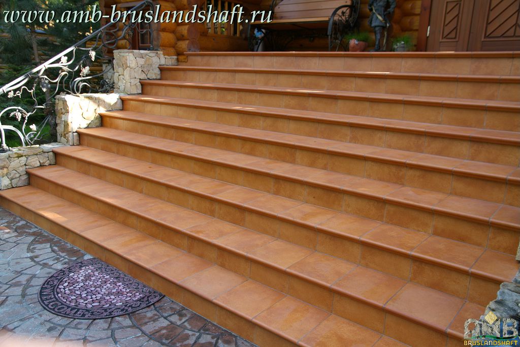 Завершенная работа по укладке клинкерной плитки