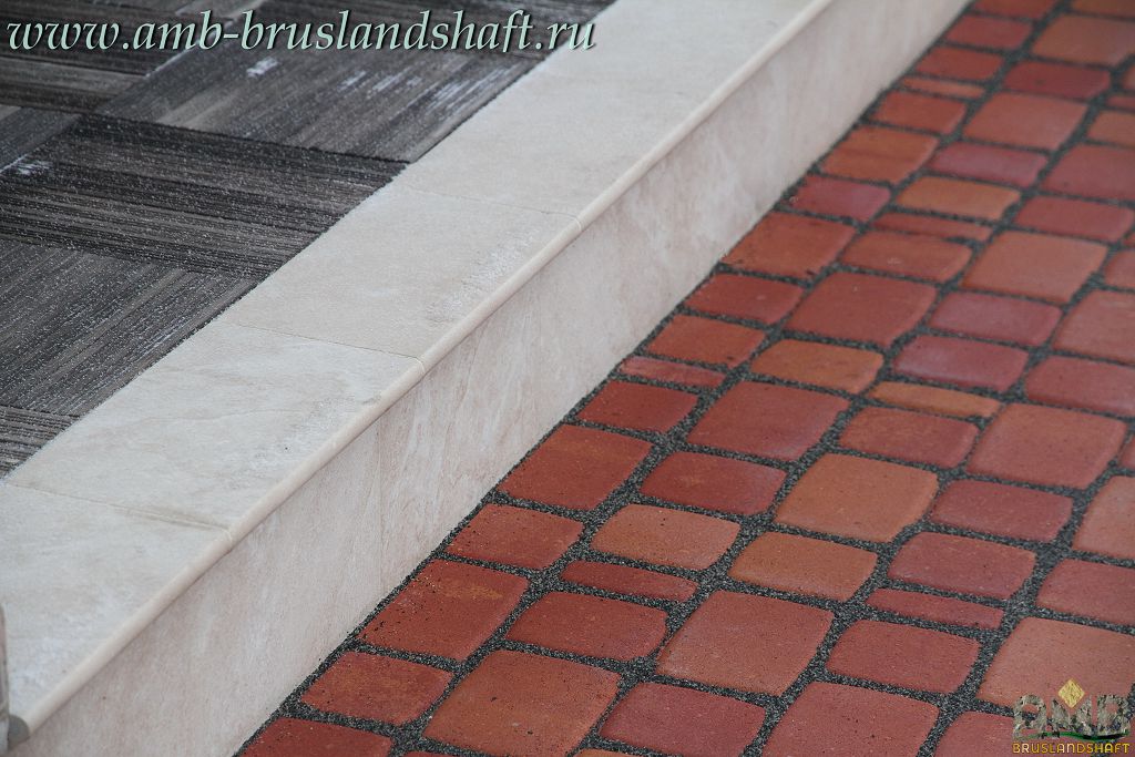Завершенная работа по укладке клинкерной плитки