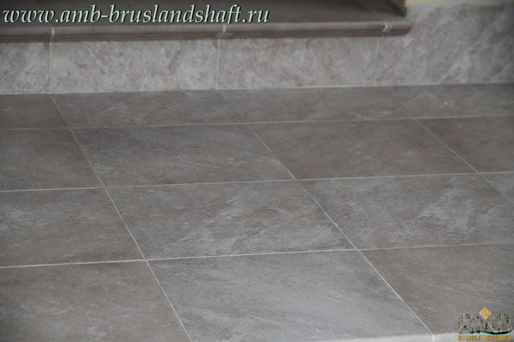 Завершенная работа по укладке клинкерной плитки