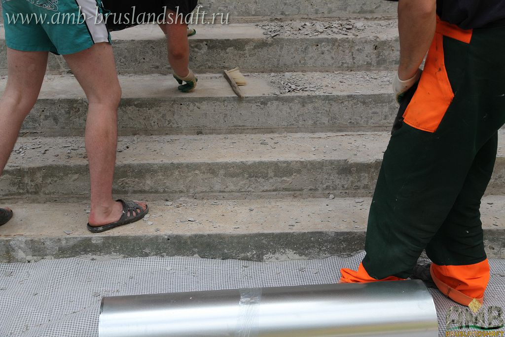 Демонтированная клинкерная плитка со стяжкой до бетонного основания