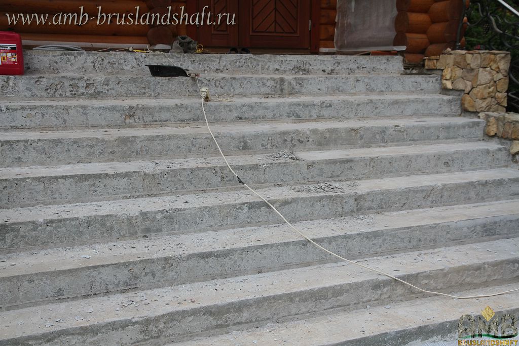 Демонтированная клинкерная плитка со стяжкой до бетонного основания