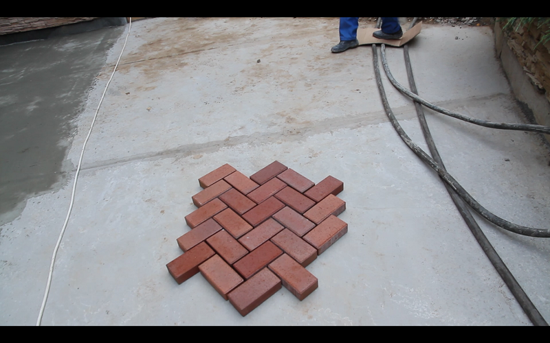 Раскладка клинкерной брусчатки