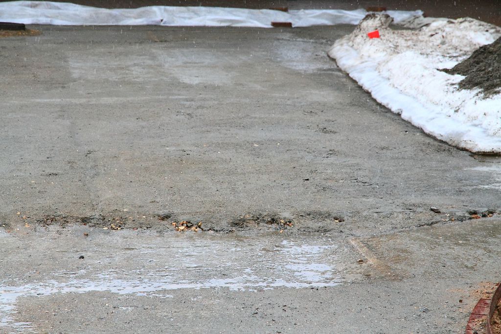 Деформация основания и дефекты клинкерной брусчатки