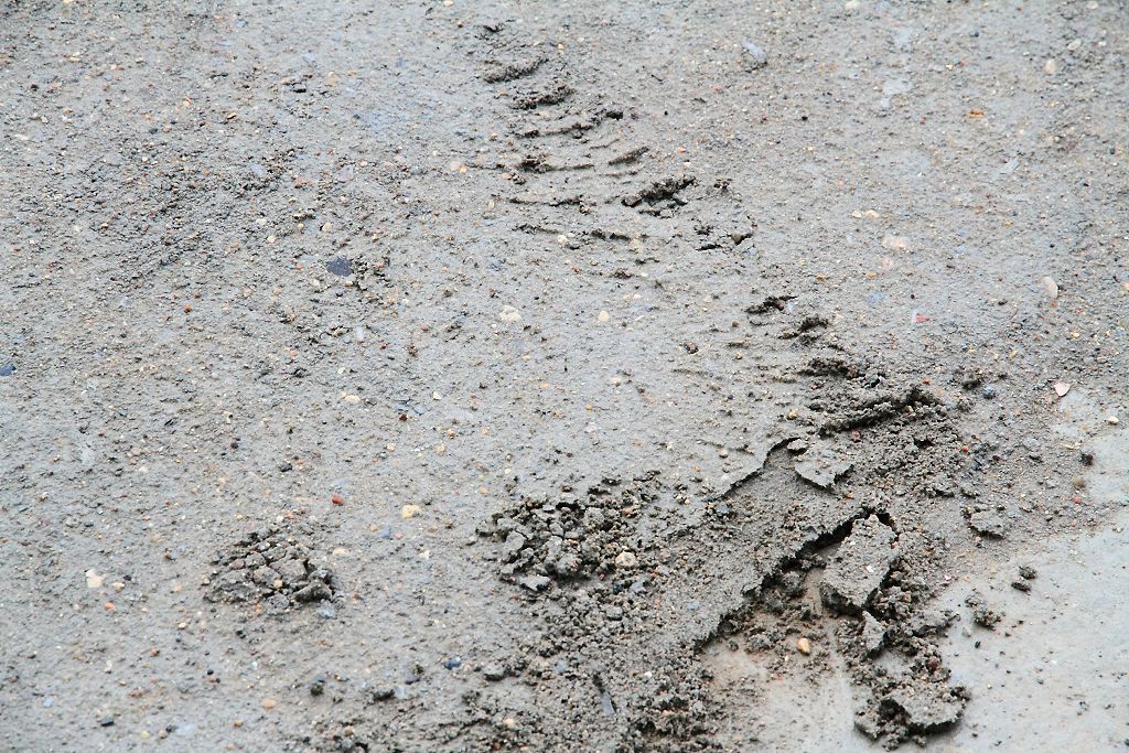 Деформация основания и дефекты клинкерной брусчатки