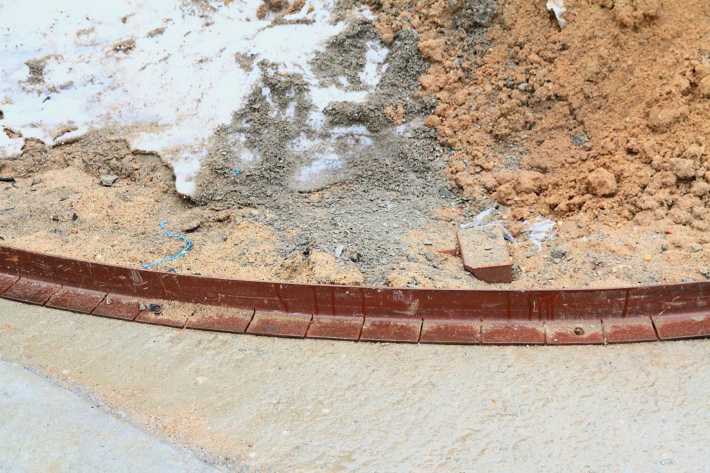 Деформация основания и дефекты клинкерной брусчатки