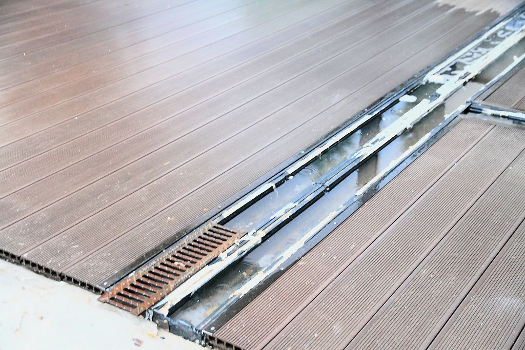 Деформация основания и дефекты клинкерной брусчатки